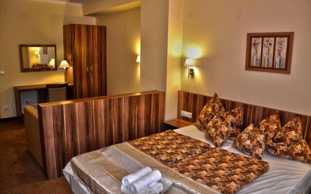 Balaton Colors Beach Hotel