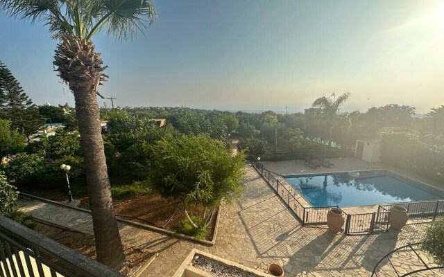 Impeccable 3-bed Villa in Tala - Paphos