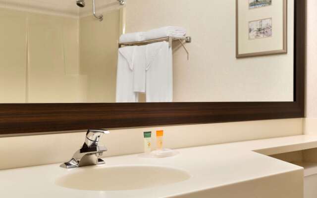 Travelodge by Wyndham North Bay