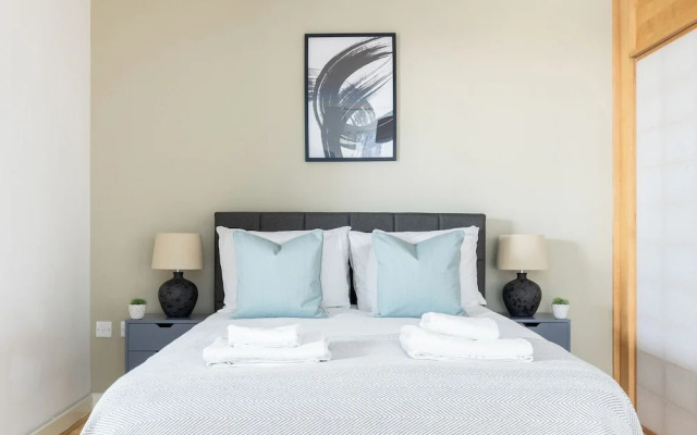 Spacious 2 Bed Apartment in Dalston