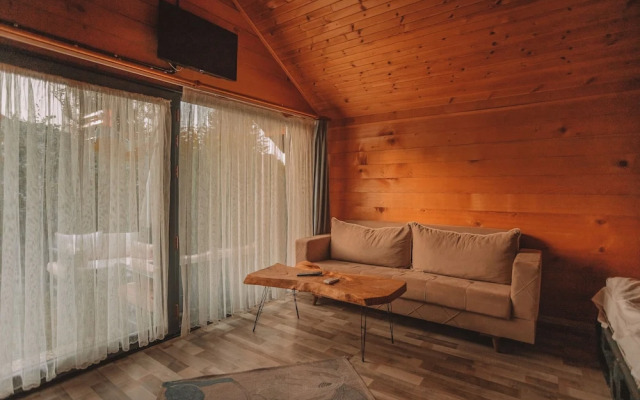 Adesa Bungalow Hotel