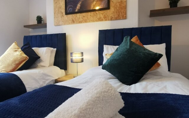 Contractors Home Free Parking Close to City Centre