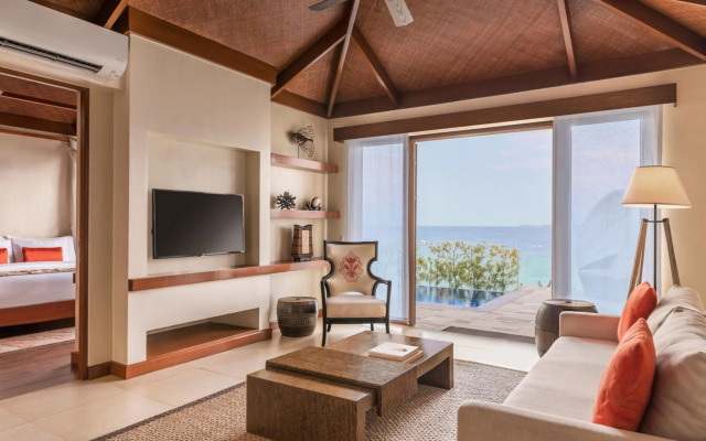 Crimson Resort and Spa Mactan