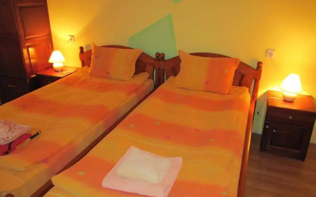 Pri Orehite Guesthouse