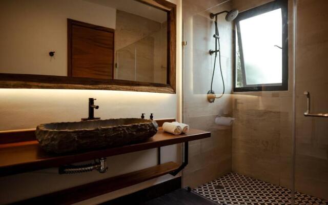 New 4BR Modern Villa w/ private pool & jacuzzi