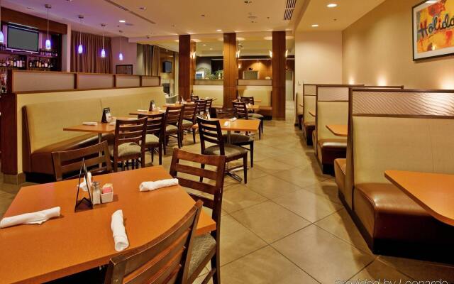 Holiday Inn Kansas City Airport by IHG