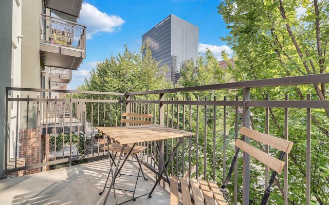 Downtown Midtown Apartments by NUOVO