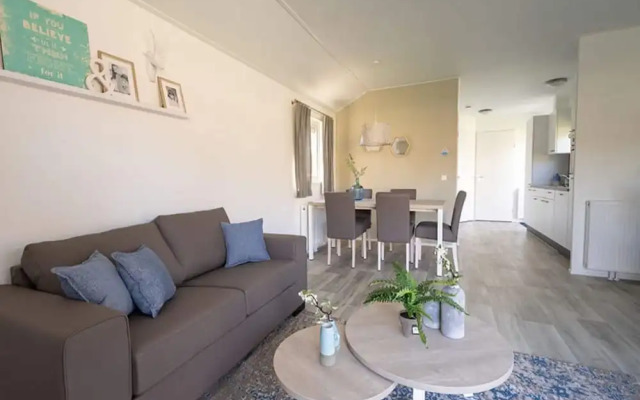 Comfy Chalet With Dishwasher, the Efteling at 2 km