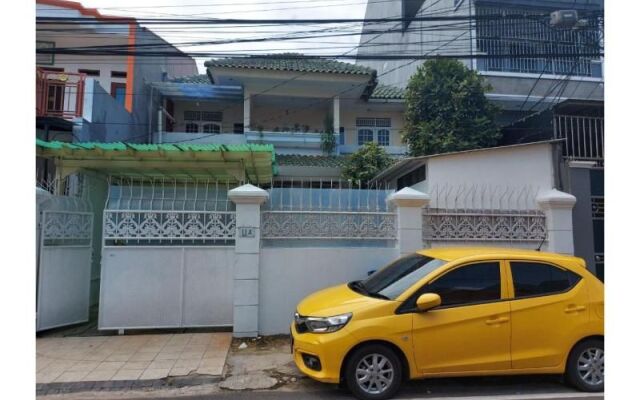 Eiffel Residence Tarakan By Zuzu