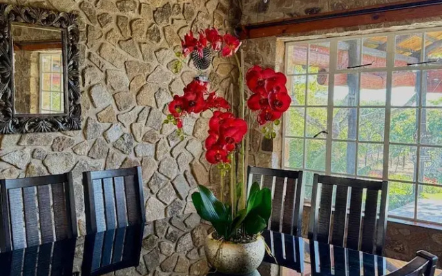 Luxury 5 bed Home in Juliasdale - 2309