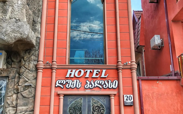 Lux Palace Hotel