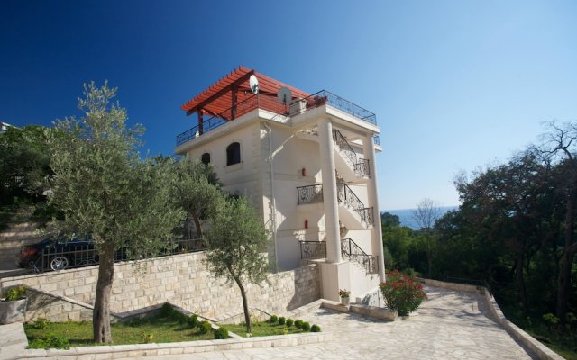 St. George Apartments and Villa with pool