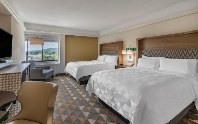 Holiday Inn & Suites Pittsfield-Berkshires by IHG