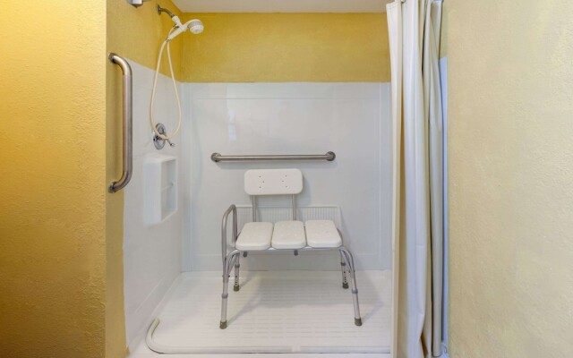 Super 8 Newcomerstown