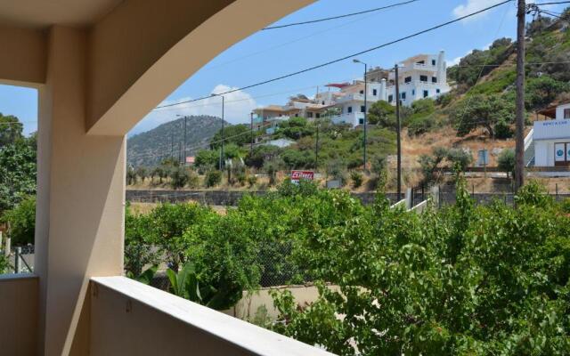 Eleni Beach Apartment