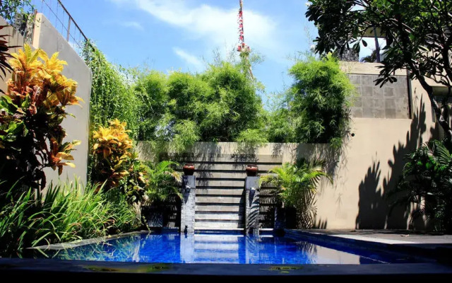 Alam Warna Villas & Apartment