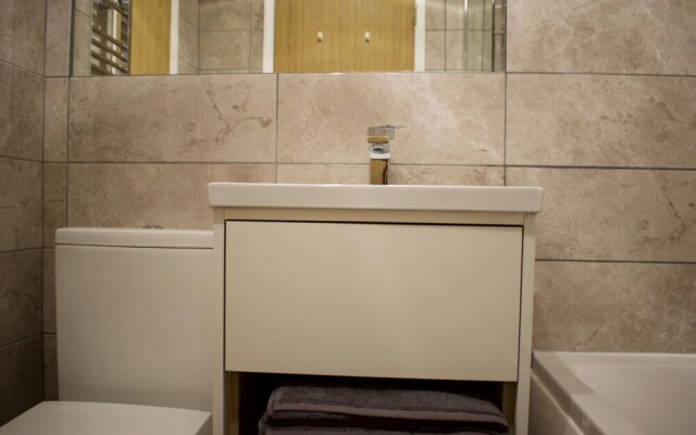 Newly Refurbished 2 Bedroom Bermondsey House
