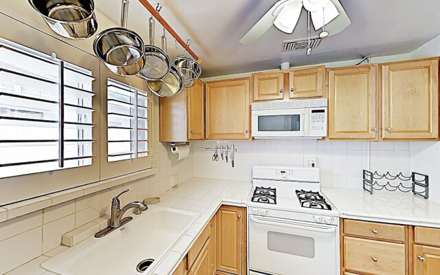 New Listing! Movie Colony Oasis W/ Pool & Spa 3 Bedroom Home