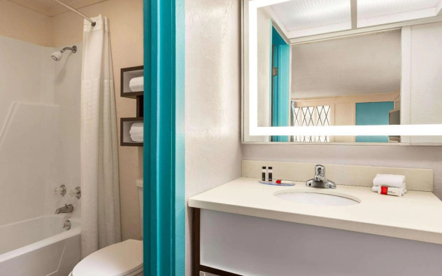 Howard Johnson by Wyndham Dover