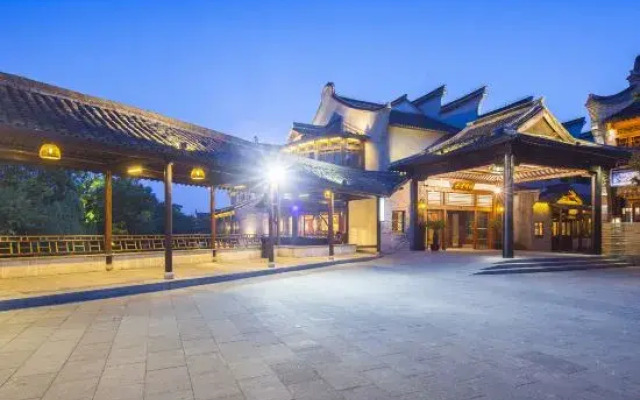 Wuzhen Zhaoming House