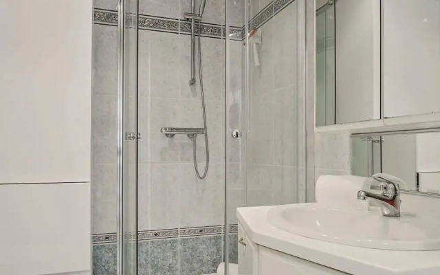 Charming Apartment Near the Beach