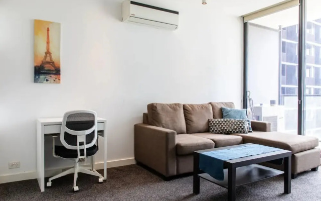 Modern 2 Bedroom Apartment In Melbourne's Southbank