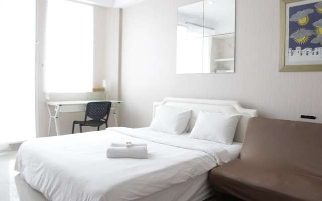 Bright Studio Room at Dago Suites Apartment near ITB
