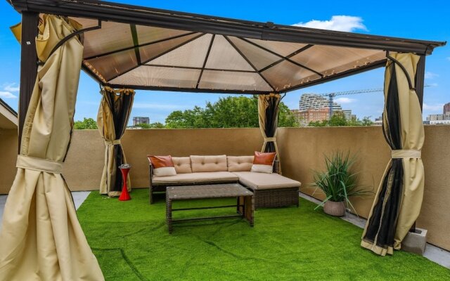 CozySuites Oak Lawn with great rooftop