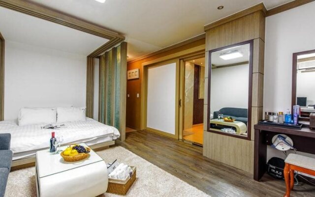 MK Hotel