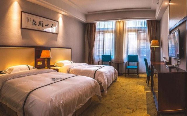 Wuhan Guochuang Chuyuan Donghu Hotel