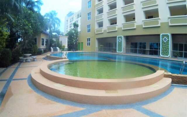 Large Studio Condo Jomtien
