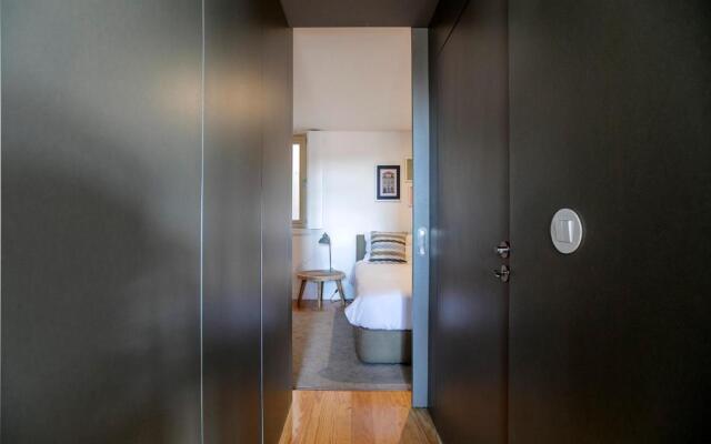 Modern 18th Century Flat