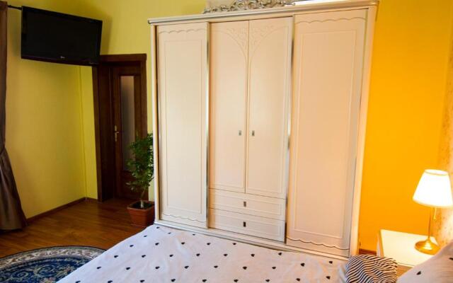 Beautiful Apartments in Villa near Airport