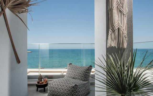 Khroma Luxury Suite 1 Beach front apartment