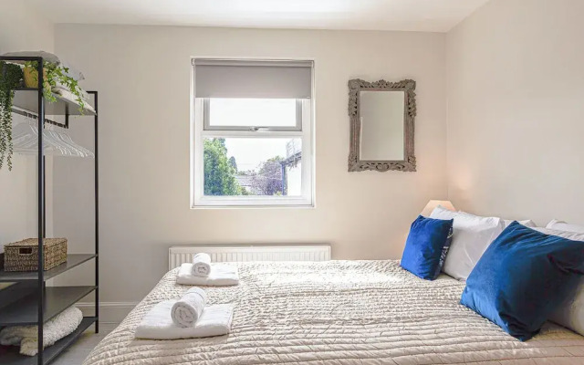 Stunning Townhouse with Large Garden