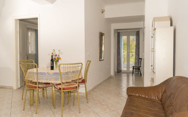 Anna's Studios & Apartments