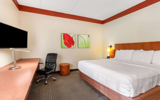 La Quinta Inn & Suites Raleigh Cary