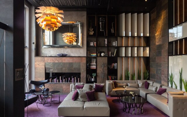 11 Mirrors Design Hotel