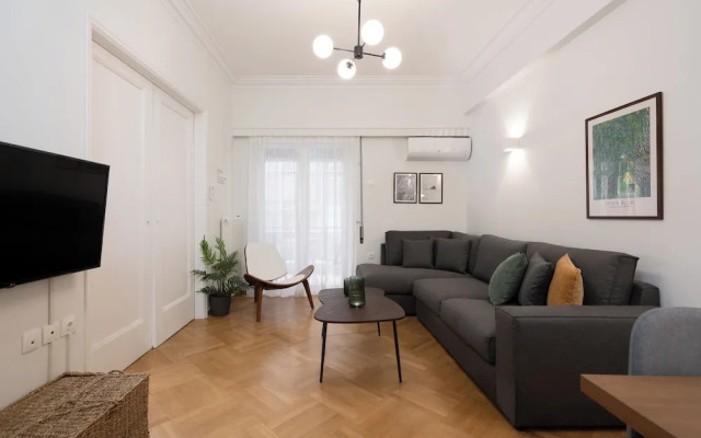 Modern apartment near Lycabettus hill with balcony