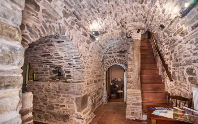 Vouno Village Apartments