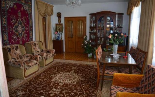 Guest House V Gostyah U Yuli