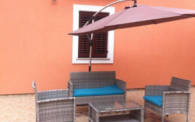 Apartment Tessa met Airco Wifi en Zwembad