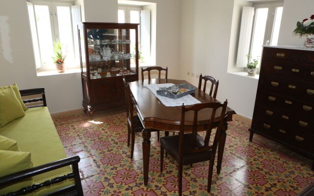 Nomikos Mansion