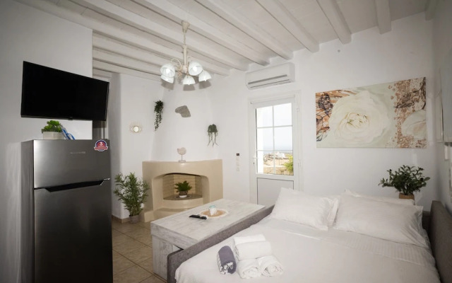 Gorgeous Rustic Cave wDreamy Shared Pool