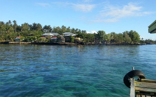 Sweet Escape on Manono Island