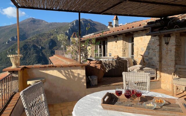 Peaceful Holiday Home in Camaiore With Terrace