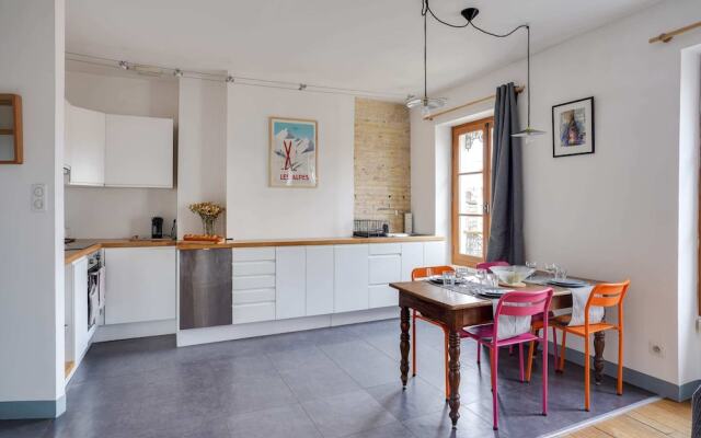 Loft-style Apartment in the 3rd District