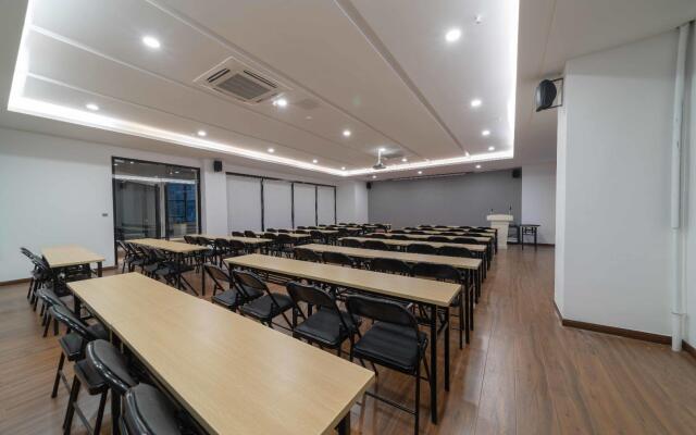 Hanting Express Wuhan Hubei University