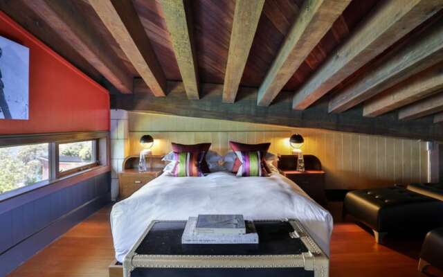 Donkey Bay Inn