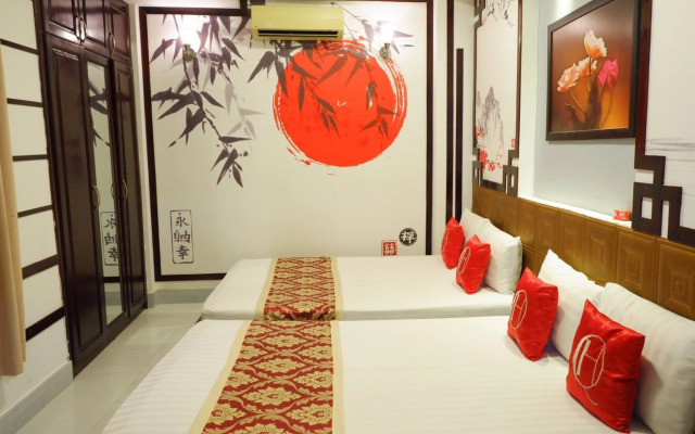Quynh Huong Hotel